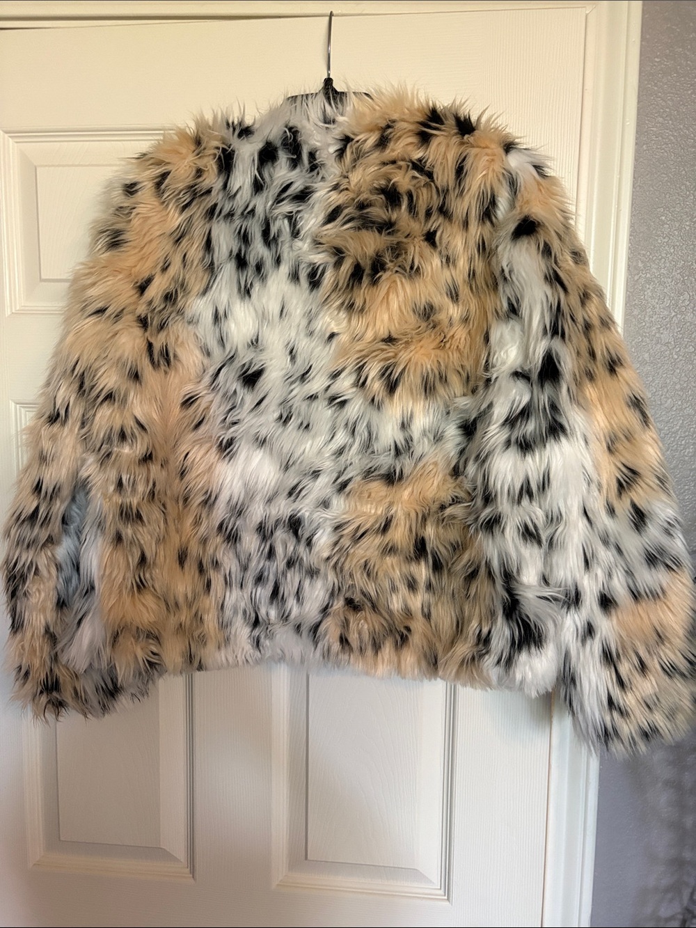 Buddy Love Faux Fur Spotted Jacket in Cream, Black & Tan - Picture 4 of 4